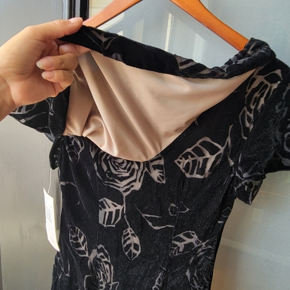 Vintage 80s Robbie Bee Sheath Dress 6 Womens Black Velvet Floral Draped Back - Picture 4 of 9